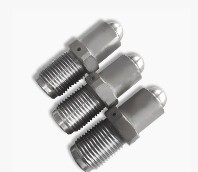 Hvordan påvirker valg av skruetønnemateriale ulike plaster?